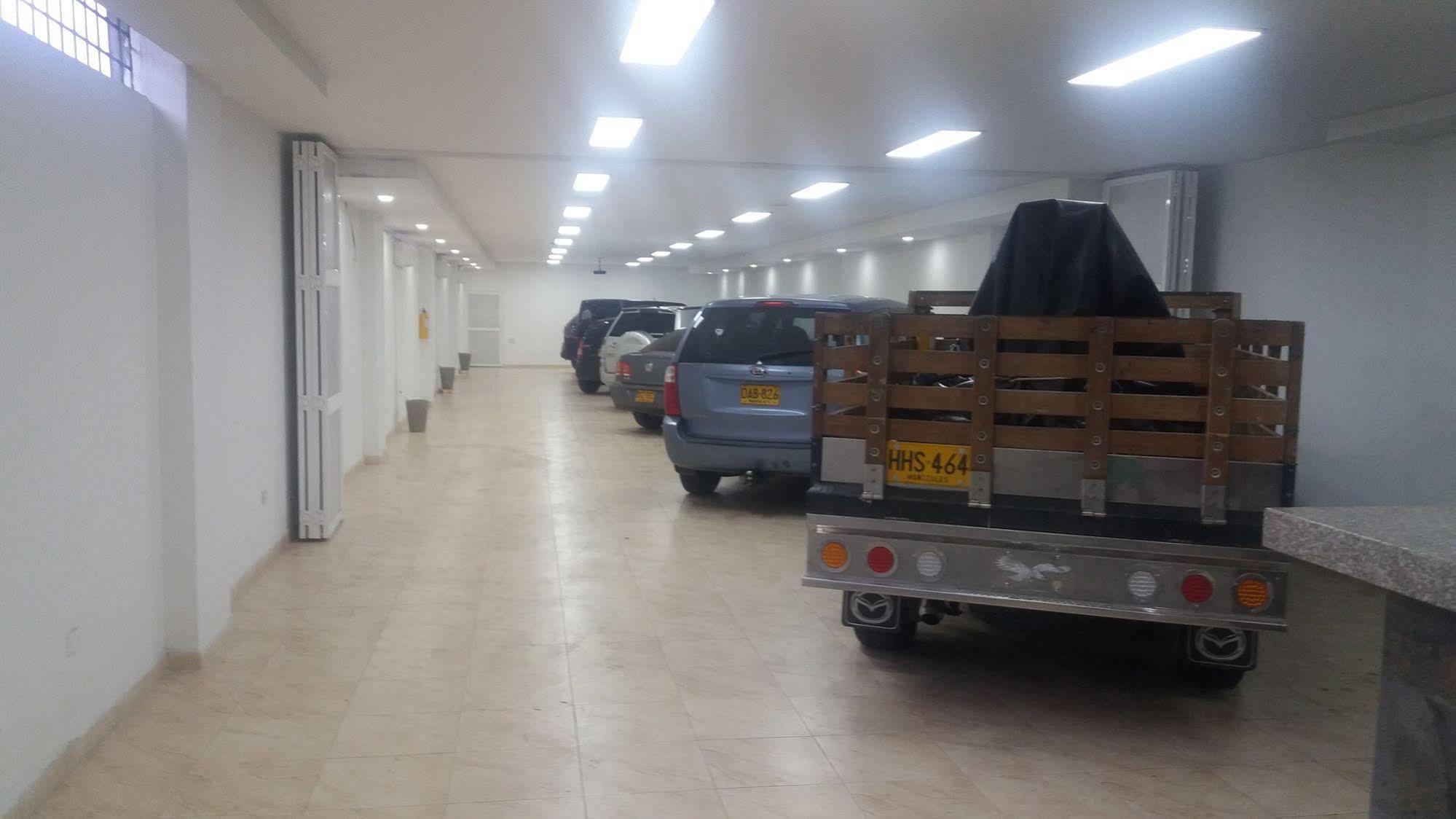 Ayenda 1501 Metropolitana Plaza Hotel Bucaramanga Eksteriør billede